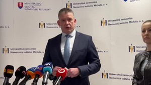 Mikulec o štátnej zakázke nemocnice spájanej s jeho bratom: Obvinenia z rodinkárstva rázne odmietam