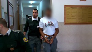 Americký basketbalista obžalovaný zo znásilnenia dievčaťa (16), ostáva za mrežami