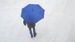 Pre celé Slovensko platia výstrahy pred hmlou a poľadovicou, varuje SHMÚ