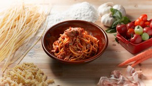 Upokojte sa a jedzte. Polícia uvarila rozhádaným manželom špagety