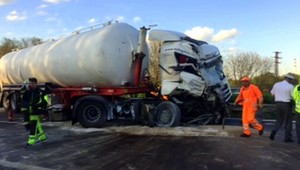 Požiar kamióna na D2 skomplikoval dopravu