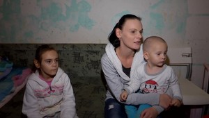 Muž píše Denise listy z väzenia. Kradol, aby mali, čo jesť