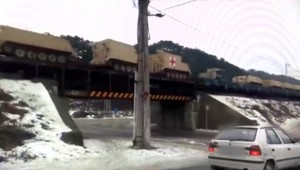 VIDEO: Cez Slovensko sa presúva americká vojenská technika