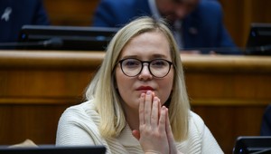 Bude musieť Blanár zahlasovať za sankcie proti Rusku? Poslankyňa Marcinková využila Ficov trik