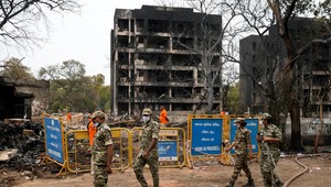 Našli prvú čiernu skrinku z lietadla Air India. Expert naznačil možnú príčinu tragédie