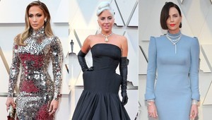 To naj z OSCAROV 2019: Lady Gaga za hviezdu a táto herečka v 19 kilových šatách