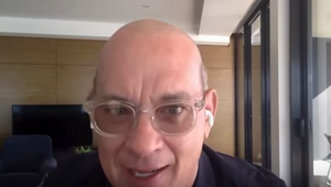 Čo sa to s ním stalo?! Skvelý herec je zrazu úplne bez vlasov, vysvetlil PREČO!