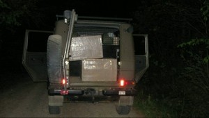 Policajti v služobnom aute pašovali 1000 kartónov cigariet!