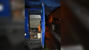 Toto zlodej nečakal: Do príchodu policajtov ho zatvorili v dodávke