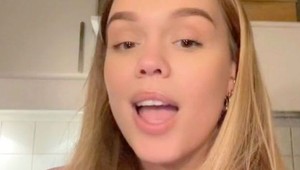 Na prvý pohľad krásna žena, však? Keď ukázala svoju anomáliu, ľudia ju vysmiali