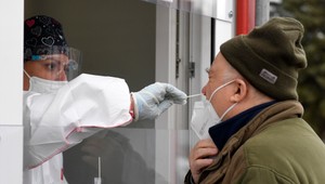 NKÚ odhalil chaos vo financovaní MOMiek. Kto na pandémii profitoval?