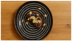 DEZERT - Bananabread s čučoriedkami a arašidovým maslom