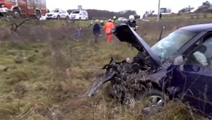 Dieťa a matku vymrštil silný náraz z auta. Jeden a pol ročný chlapec je v kritickom stave