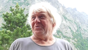 Filozof hôr a truhlica príbehov: Kniha ocenila jedinečného chatára