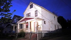 Únos, znásilňovanie, pôrod. Takto žili v dome hrôzy...