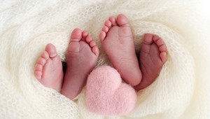 Dvojčatá sa narodili so zriedkavým syndrómom: Takto ich zmenilo predčasné starnutie