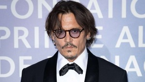 Johnny Depp ako kráľ Ľudovít XV.! V takejto úlohe ste ho asi ešte nevideli!