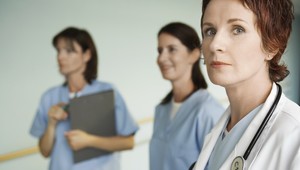 Zvýšenie platov sestrám je podľa odborárov nesystémové riešenie