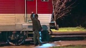 Nepočujúci muž vošiel do dráhy lokomotíve. Tá už nestihla zabrzdiť