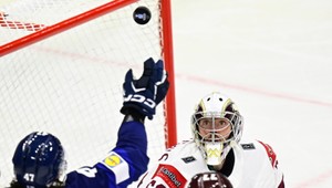 Fíni sa priblížili k postupu do štvrťfinále. Lotyšsko zdolali 2:1