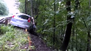 Po šmyku ostala vodička zakliesnená. To ju zachránilo