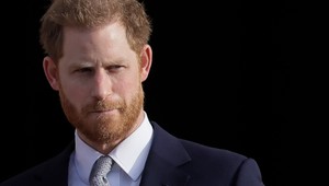 Definitívna bodka za odlúčením od kráľovskej rodiny?! Harry sa zbavuje svojho mena!