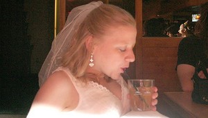 Opitá nevesta na aute hľadala ženícha