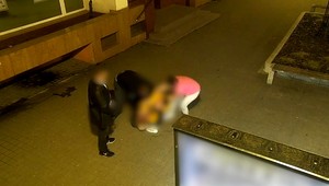 VIDEO: Kde sa dvaja bijú, tretí ich omočí