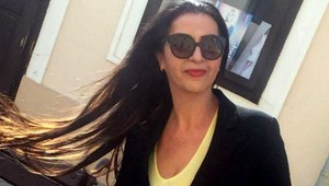 Nora takmer prišla o život. Jej auto skončilo pod vlakom!