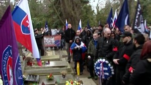 Fašistické symboly či gardistický pozdrav už len tak neprejdú, dohliadnu na to znalci