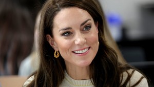 Ženy sú hotové zo šiat Kate Middleton: Žiadna nóbl róba, vynosíte ich do práce aj na bežný deň