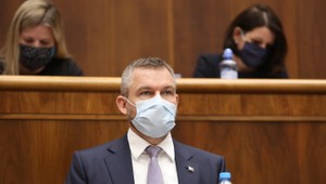 Pellegrini si na rozhovor s Jankovskou o zmenkách nespomína, ona vo svojej výpovedi hovorí aj o Ficovi