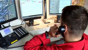 Mladík za jeden večer volal na tiesňovú linku 100-krát, zdravotnú pomoc ale nepotreboval