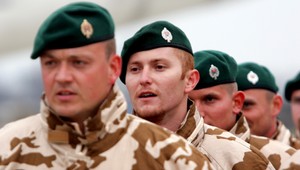 Profesionálov doplnia dobrovoľníci. Od januára bude vojenčina pre amatérov