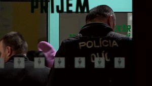 V prípade smrti matky a jej syna už polícia obvinila otca. Mal ich dobodať