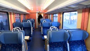 Autobusová doprava sa v Bratislavskom kraji dostáva do normálu. Problém majú pre málo rušňovodičov železnice