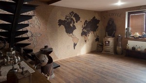 Slovensko sa môže zapísať do Guinnesovej knihy. Mladík vytvoril z kávy najväčšiu mozaiku na svete