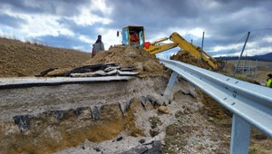 Mimoriadna situácia v Žiline: Nad diaľnicou sa zosunula pôda