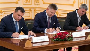 Koaličná dohoda sa prepisovala už pol roka po voľbách. Bez Danka to zrejme vláda neustojí