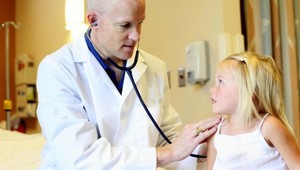 Dievčatko meškalo na kontrolu, doktor ho neošetril. Neskôr zomrelo