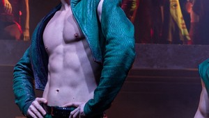 Slovenský herec v divadle prekvapil. Toto skrýval pod tričkom?!