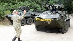 Ozbrojenci na východe Ukrajiny zadržiavajú inšpektorov OBSE