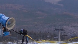 Zjazdovka pod Soliskom už začala zasnežovať. Ďalšie strediská by sa mali postupne pridať