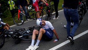 Priveľa emócií. Organizátori Tour stiahli oznámenie na narušiteľku