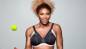 Sexi tanec Sereny v podprde a tesných legínach! Ste zvedaví? Hor sa sem!