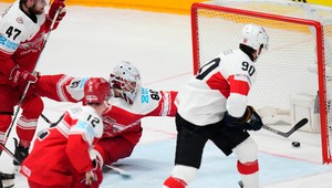 Švajčiarsko je v štvrťfinále: Dánov si vychutnalo 8:0