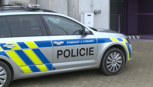 Zdrogovaný muž v Prostějove útočil kovovým stojanom, napadnutý zraneniam podľahol