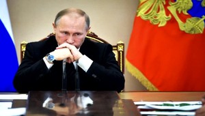 Päťnásobné zvýšenie platov v Rusku. Putin pred voľbami plní sľuby spred šiestich rokov