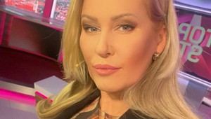 Erika Barkolová s kočíkom brázdi ulice: Pozrite, ako jej to v úlohe babky svedčí!