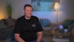 V Bez servítky sa šéfkuchár MAREK ORT ukáže v úplne inom svetle: AHA, čo všetko dokáže s JAZYKOM!